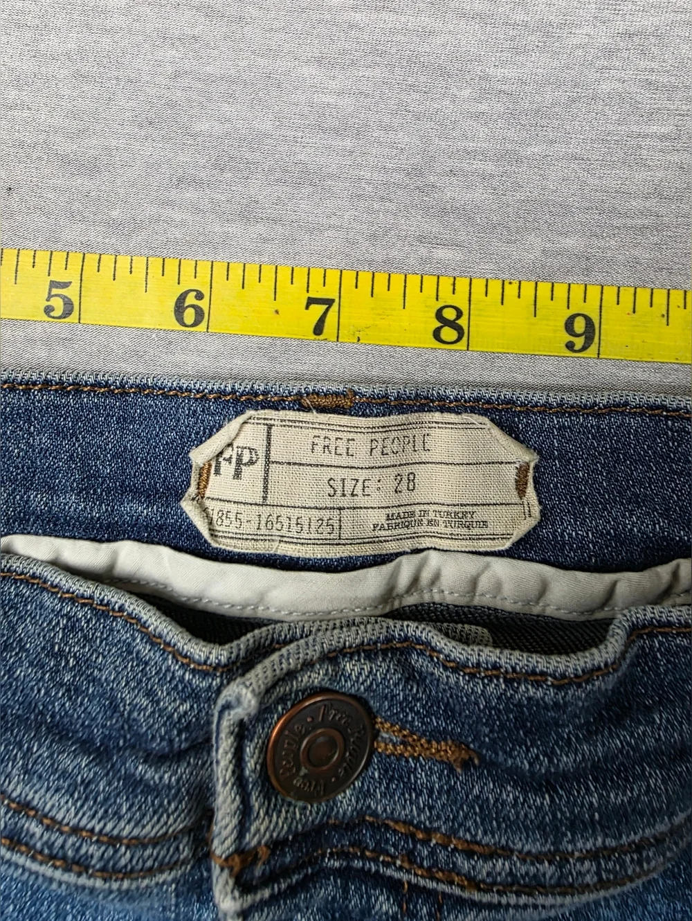 Free People Cropped Wide Leg Raw Hem High Rise Jeans in Medium Blue Size 28